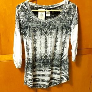 Decorative top w silver stud sequins